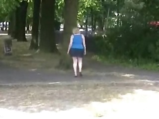 शौक़ीन व्यक्ति नानी प्रौढ़ घर के बाहर prostitut जनता