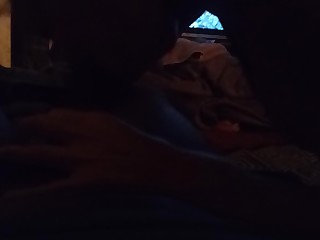 amateur pijpbeurt brunette diepe keel volwassen mondeling